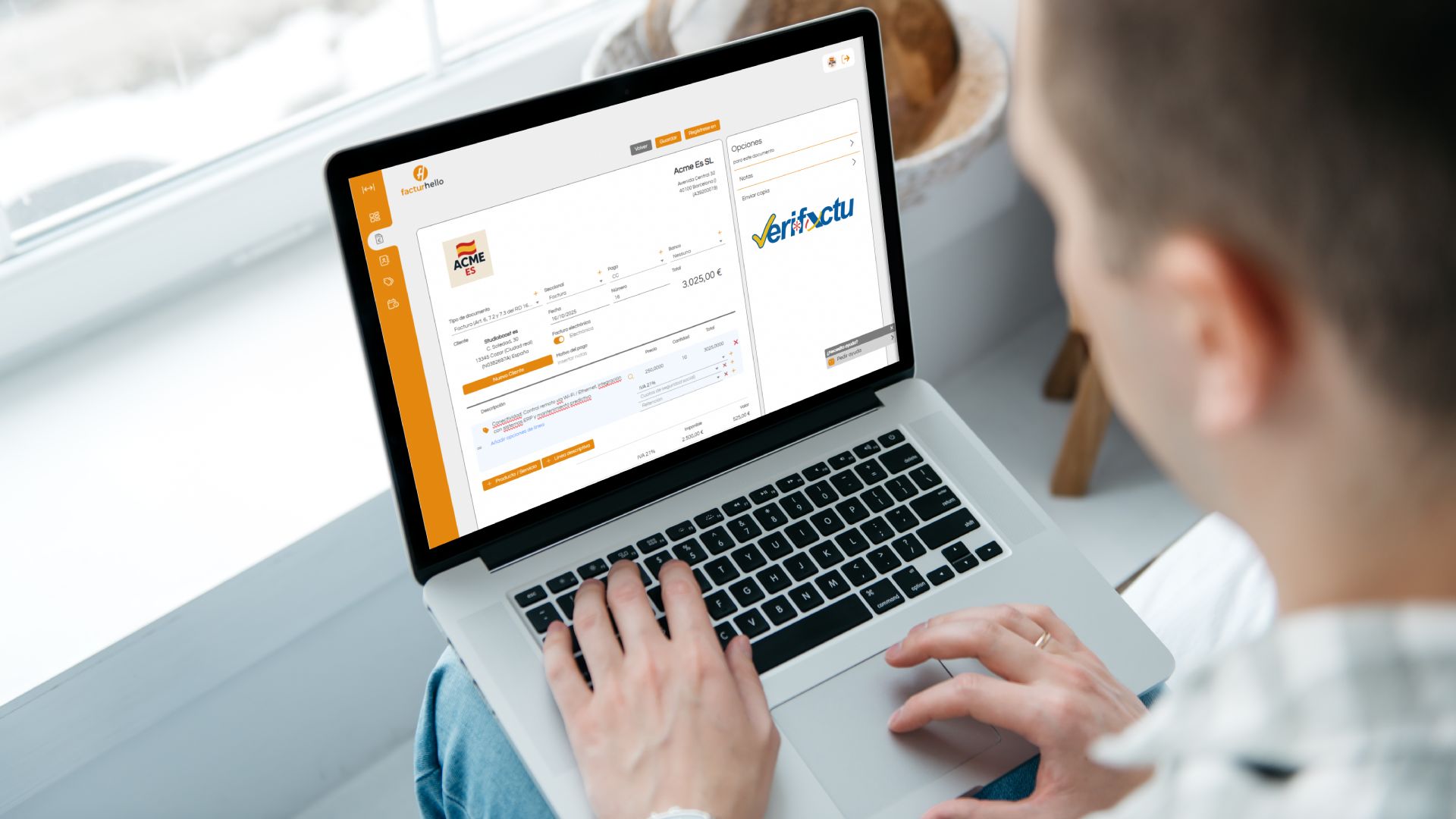 factura electrónica verificable generada con software VeriFactu integrado con la AEAT conforme al Real Decreto 1007/2023